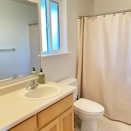 Hot Tub! King Bed-Firepitt-Near Airport& Freeway Villa Medford Exterior photo