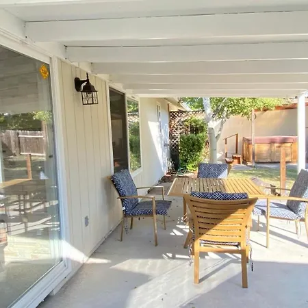 Hot Tub! King Bed-Firepitt-Near Airport& Freeway Villa Medford Exterior photo