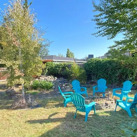 Hot Tub! King Bed-Firepitt-Near Airport& Freeway Villa Medford Exterior photo
